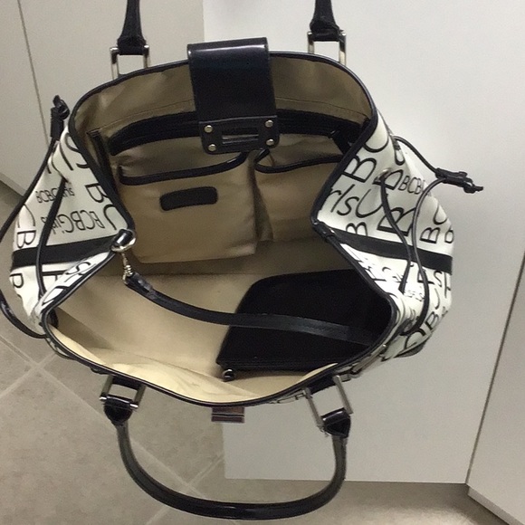 BCBGIRLS HANDBAG WITH POUCH - Picture 4 of 8